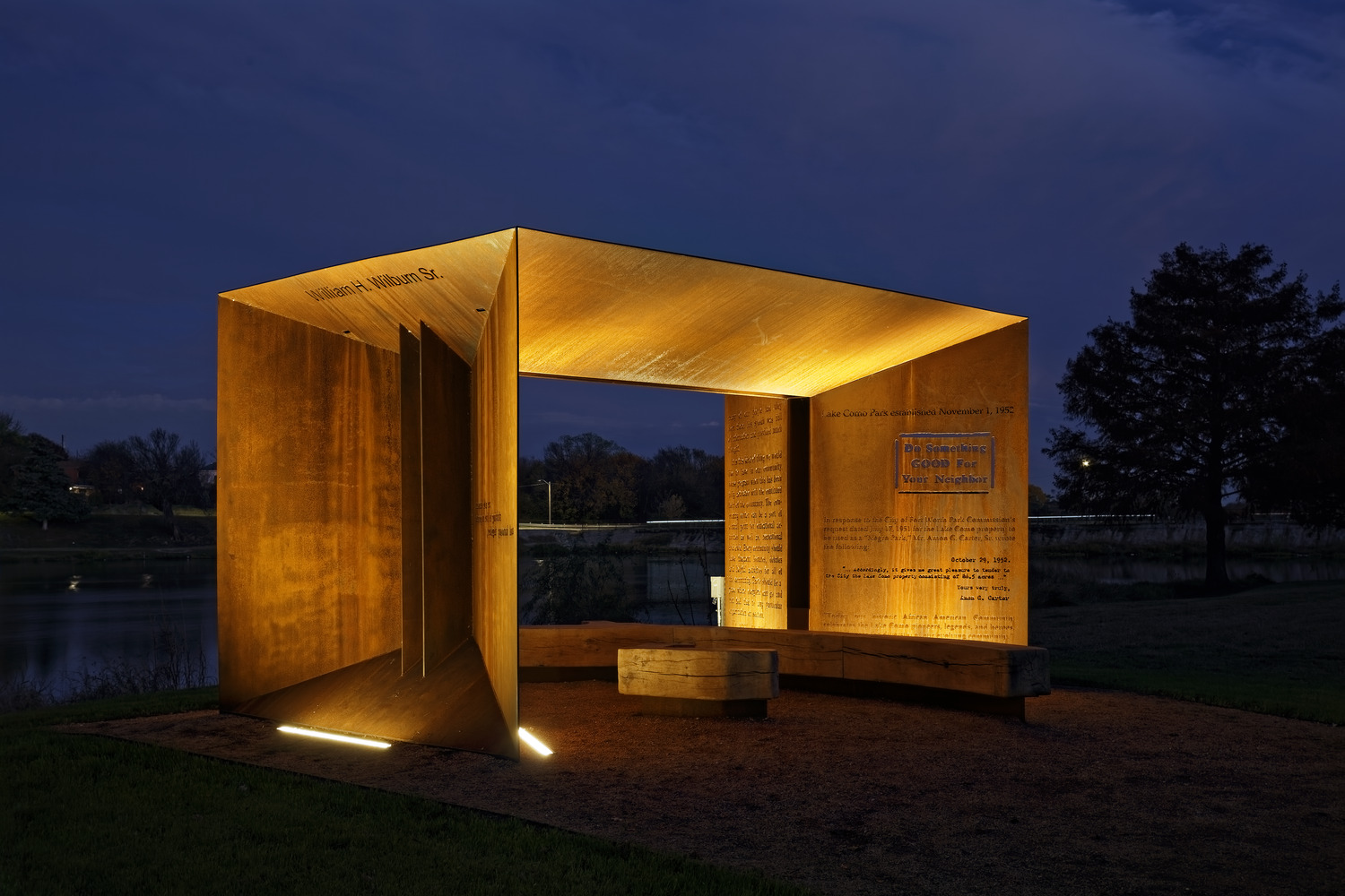Do Something GOOD For Your Neighbor RDG Dahlquist Art Studio, 2021 Engraved weathering steel with white oak benches Lake Como Park, Fort Worth, Texas (photo by Matt Niebuhr)