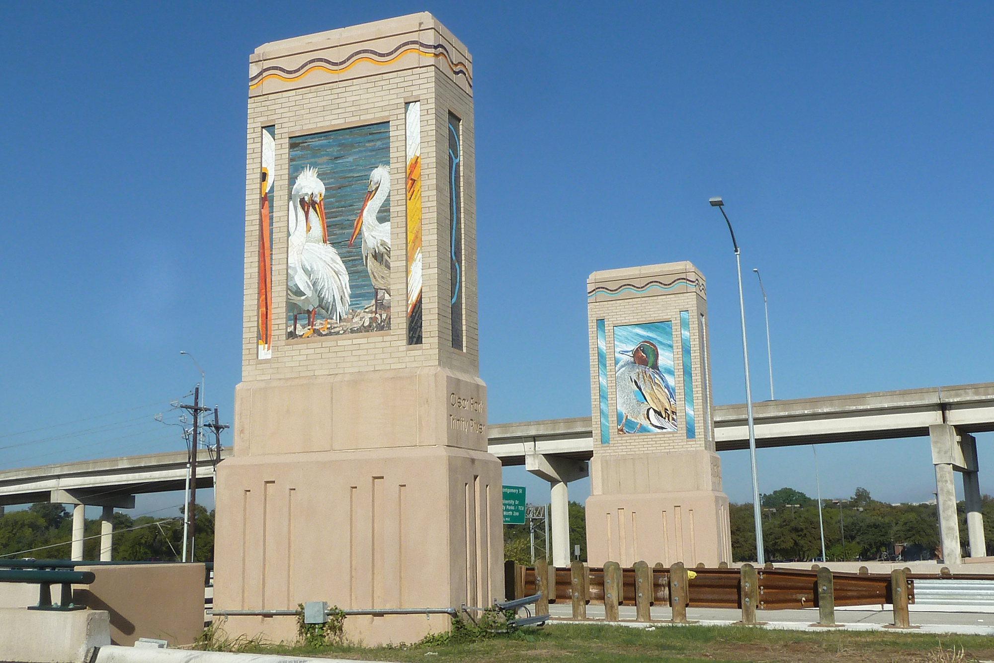 Chisholm Trail Parkway Courtesy of Fort Worth Public Art Trinity Water Fowl and Water Crossing Markers Norie Sato, 2015 Cut stone and glass mosaic Chisholm Trail Parkway, Fort Worth, Texas Photos by Ralph Lauer